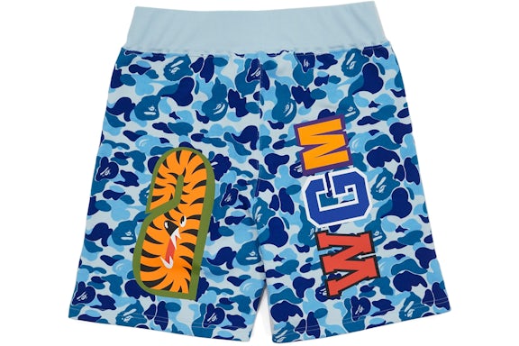 Shorts de moletom BAPE ABC Camo WGM com estampa de tubarão
