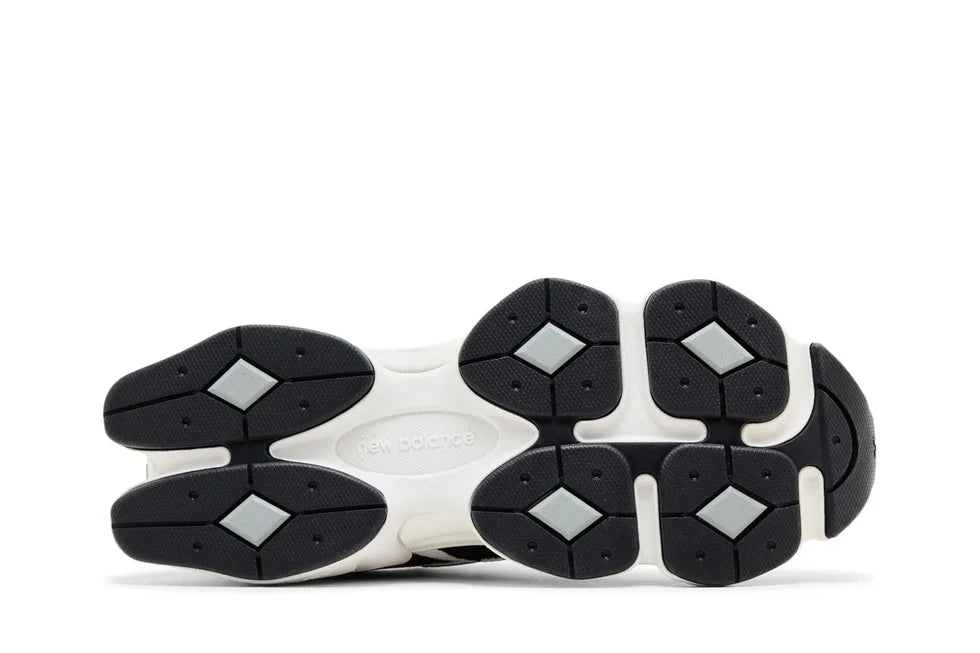 New Balance 9060 Reflection Black Suede Branco